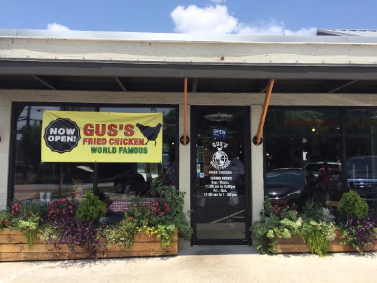 Taste the Deliciousness of Gus’s World Famous Fried Chicken in Peachtree Center Mall!